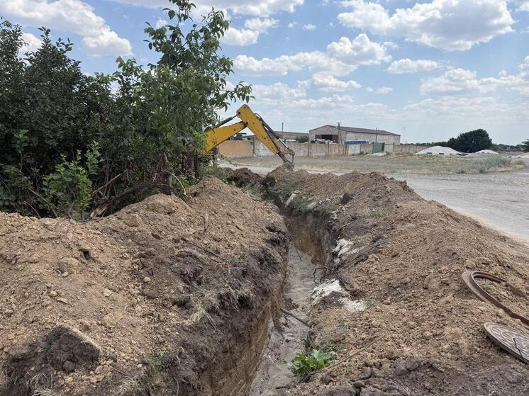 Новые водопроводные сети прокладывают в Акимовском округе