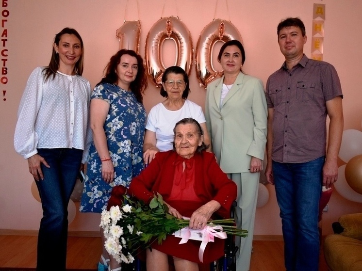Со 100-летием поздравили Анну Агееву из Мценска Орловской области