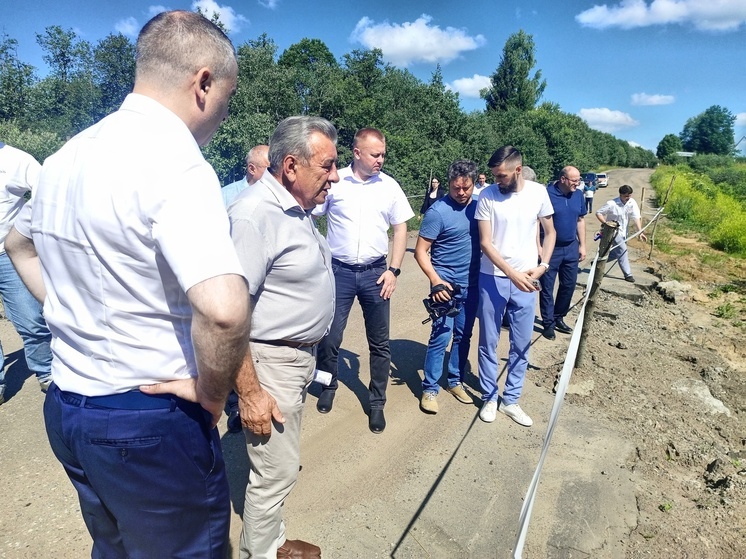 Партийный десант оценил ход ремонта дорог в Тутаевском и Рыбинском округах