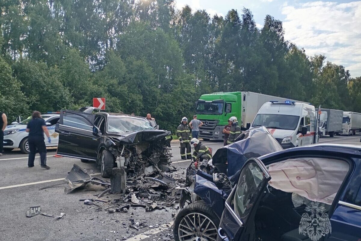 Два человека погибли в страшном лобовом ДТП на трассе М-7 в Нижегородской области