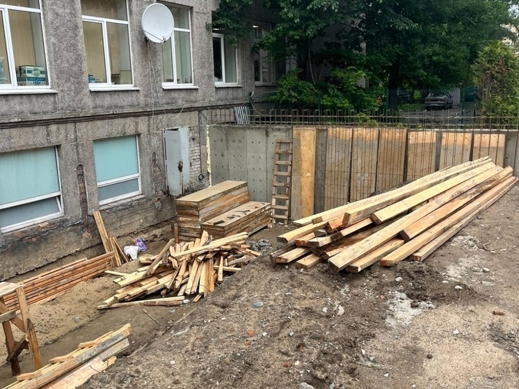 Новая терраса, которую сейчас обустраивают возле Карельской государственной филармонии, на деле может оказаться попыткой обойти антиалкогольный закон