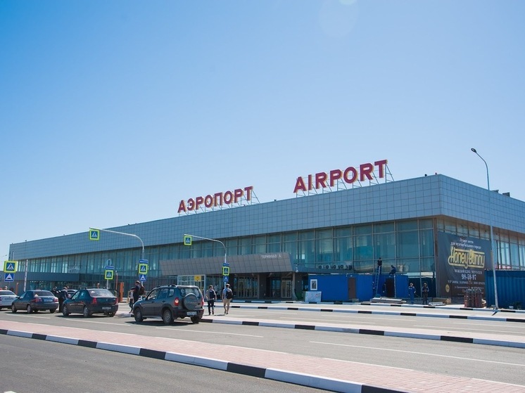 Полицейские задержали в аэропорту Волгограда водителя машины с подложным номером