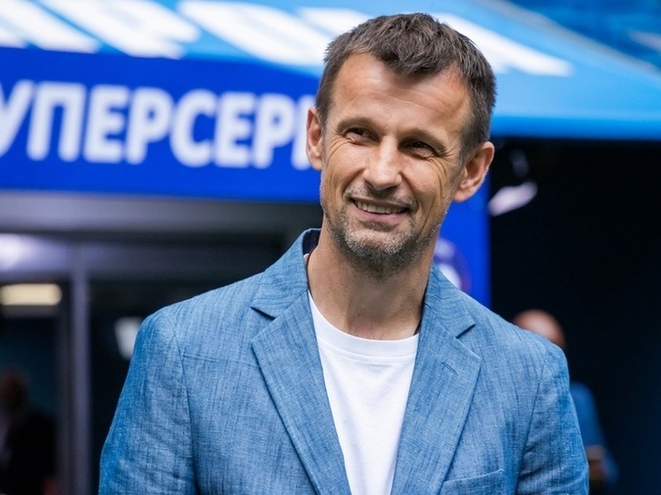 Сергей Семак помог мужчине с эпилептическим приступом на улице в Петербурге