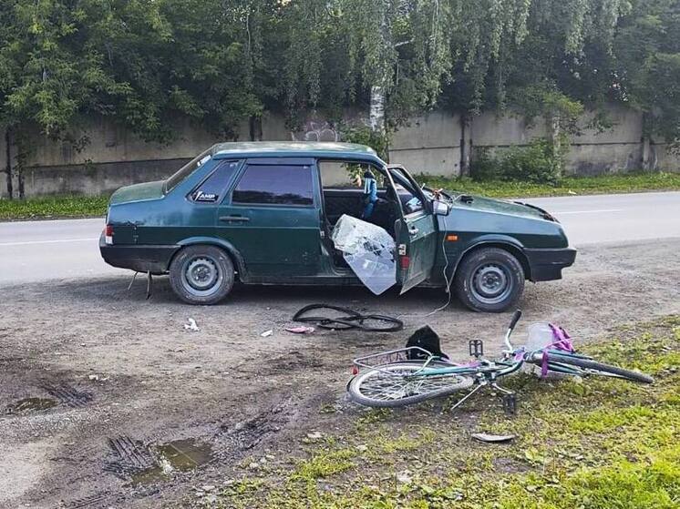 В Абазе молодой водитель не заметил на перекрестке пожилого велосипедиста