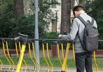 Электросамокаты стремительно вошли в повседневную жизнь казахстанских городов, став популярным средством передвижения, особенно среди молодежи, а также символом современной урбанистской мобильности