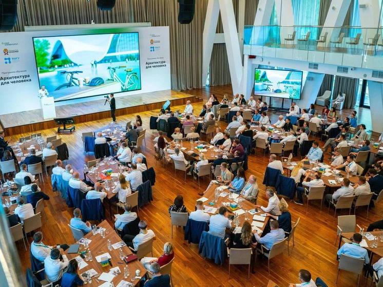 Василий Анохин принял участие в обсуждении ключевых аспектов нацпроекта «Инфраструктура для жизни»