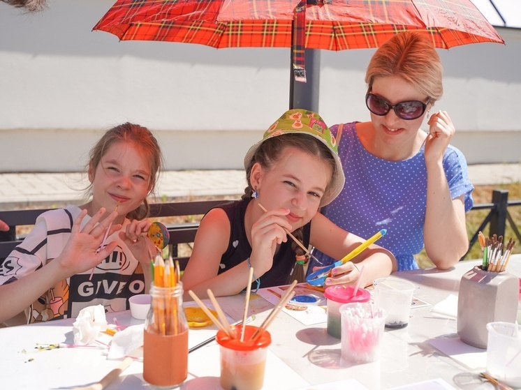 Псковичам рассказали, чем заняться с детьми на каникулах