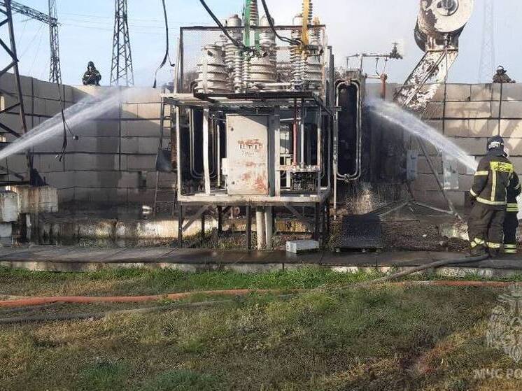 Два пожарных поезда тушили загоревшуюся тяговую подстанцию под Липецком