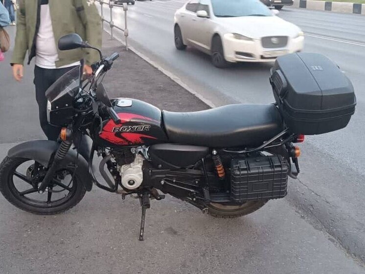 В центре Чебоксар житель Беларуси на мотоцикле сбил пешехода