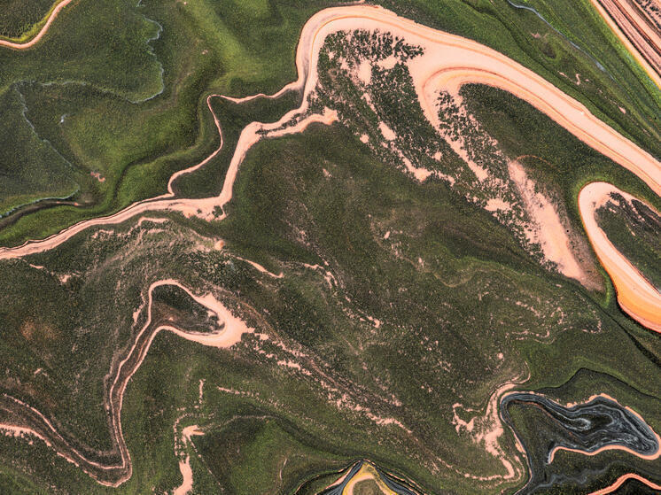 Что это было? На спутниковых снимках Google нашли три необъяснимые аномалии