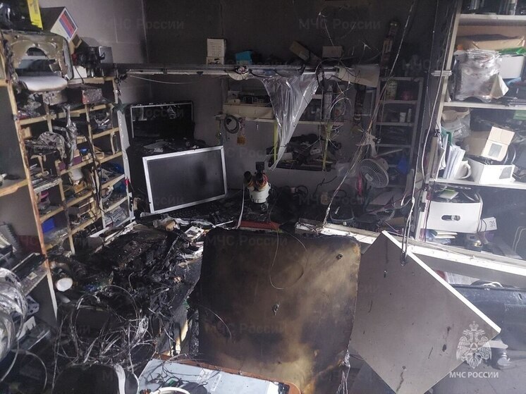 В Чебоксарах произошел пожар в сервисе по ремонту электроники