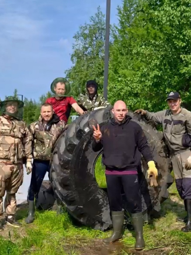 Активисты из Нового Уренгоя очистили ручей в Лимбяяхе