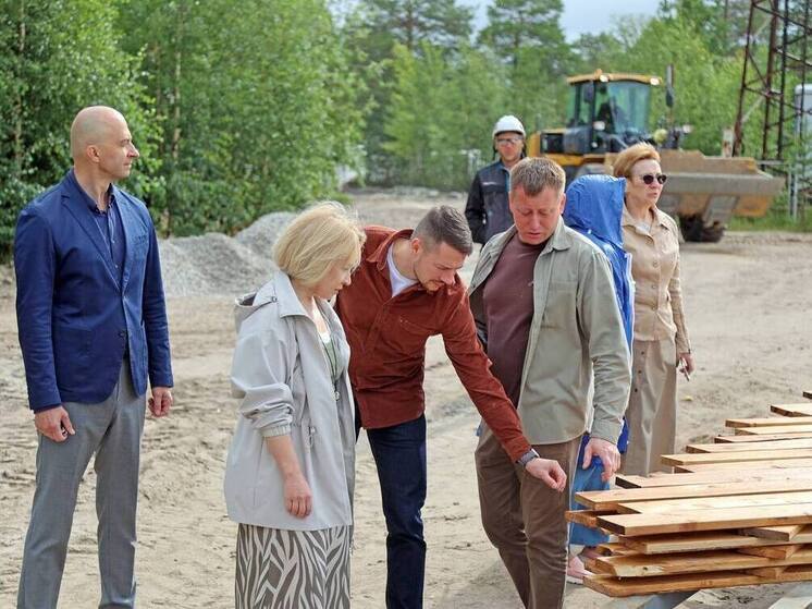 Глава Муравленко показала, как идет обновление парка