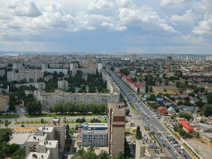 Сразу в двух городах России – Благовещенске и Елабуге – официально запретили электросамокаты. Вопрос о необходимости принимать серьезные ограничительные меры в отношении этого вида транспорта активно обсуждается и волгоградцами