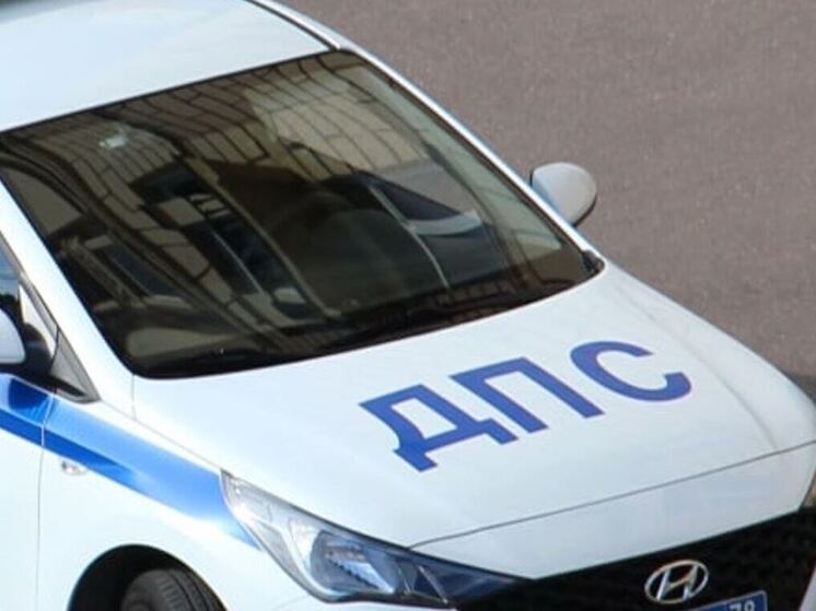 В Кудрово столкнулись два автомобиля, один с переворотом