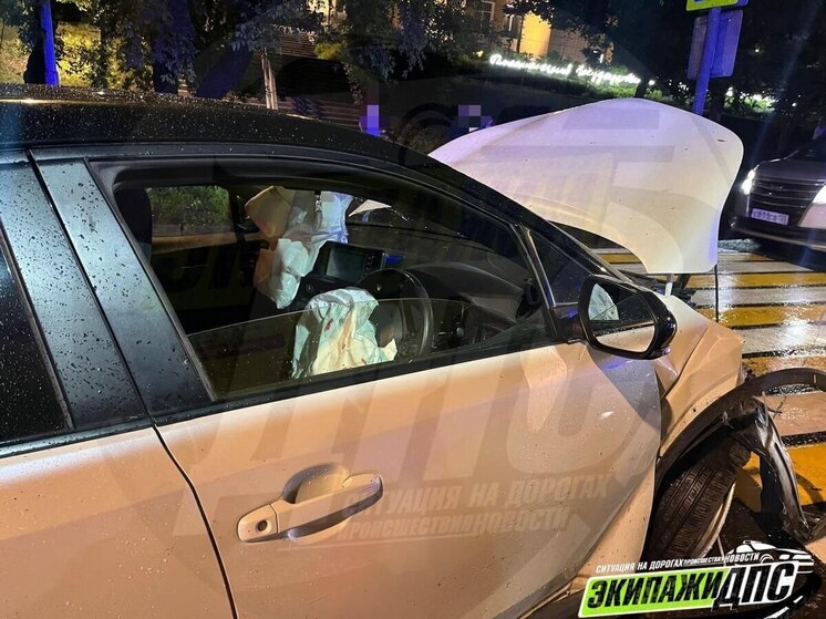 Человек, клумба и фонарь пострадали в ДТП во Владивостоке