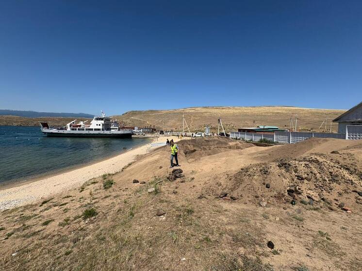 На Ольхоне реконструируют причалы паромной переправы