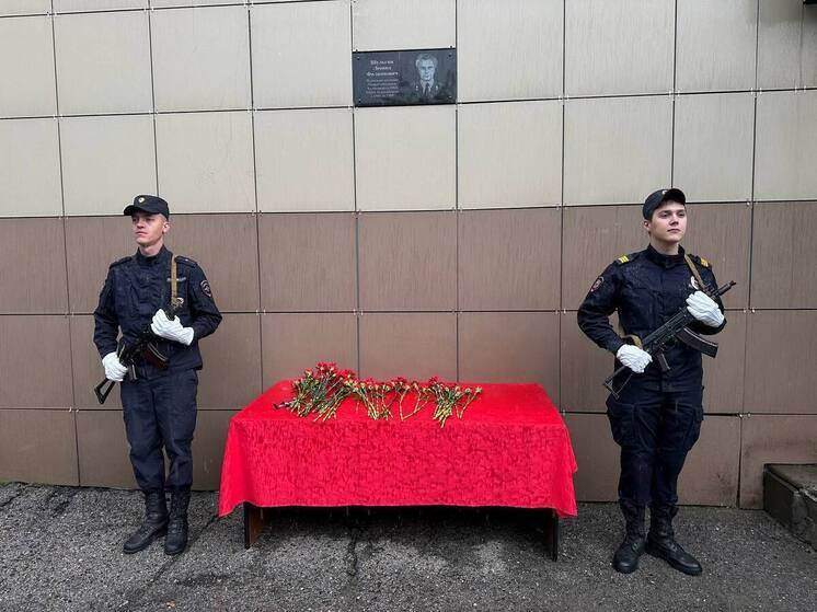 В Новосибирске увековечили память легендарного милиционера Леонида Шульгина