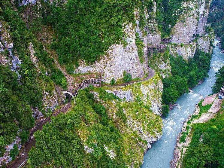В Сочи планируют провести общественные слушания по запуску поезда в ущелье Ахцу