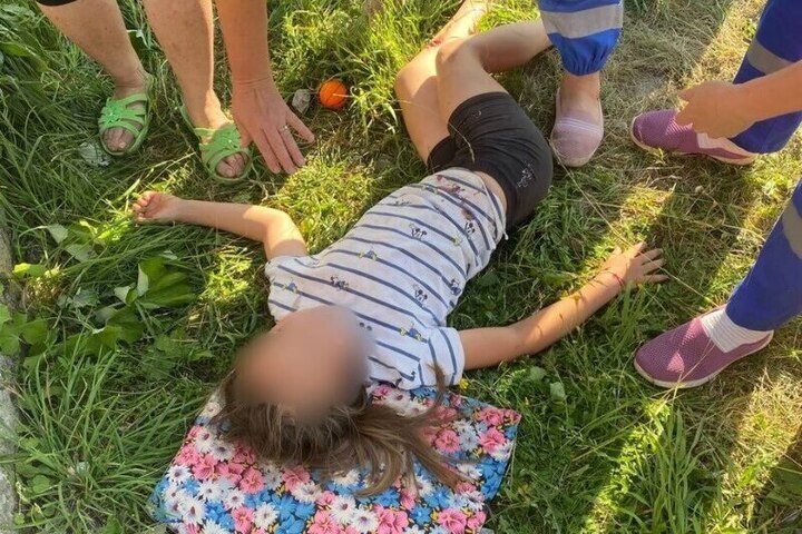 На мопеде без прав: в Ядринском округе 15‑летний байкер сбил семилетнюю девочку