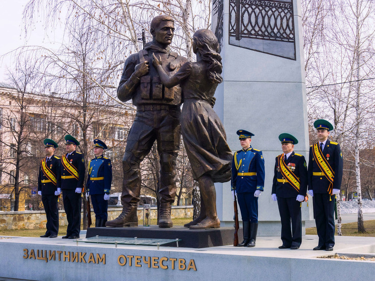 Путину очень понравился челябинский памятник на Аллее героев