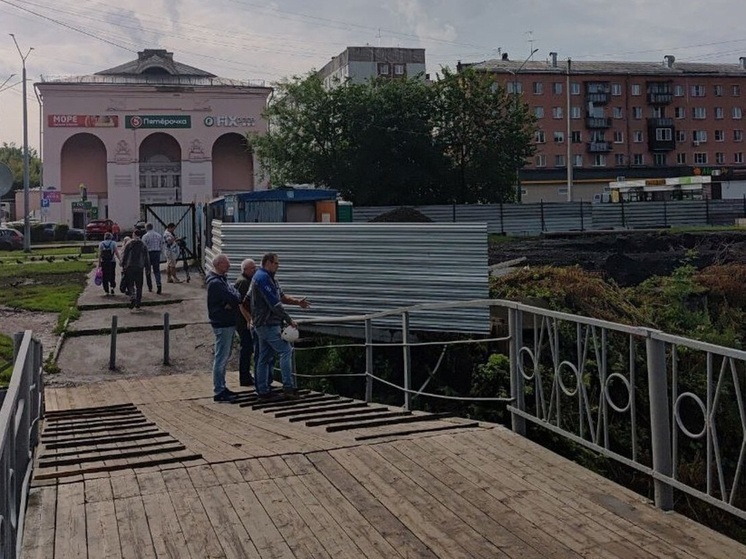 В Новокузнецке началось строительство пешеходного моста