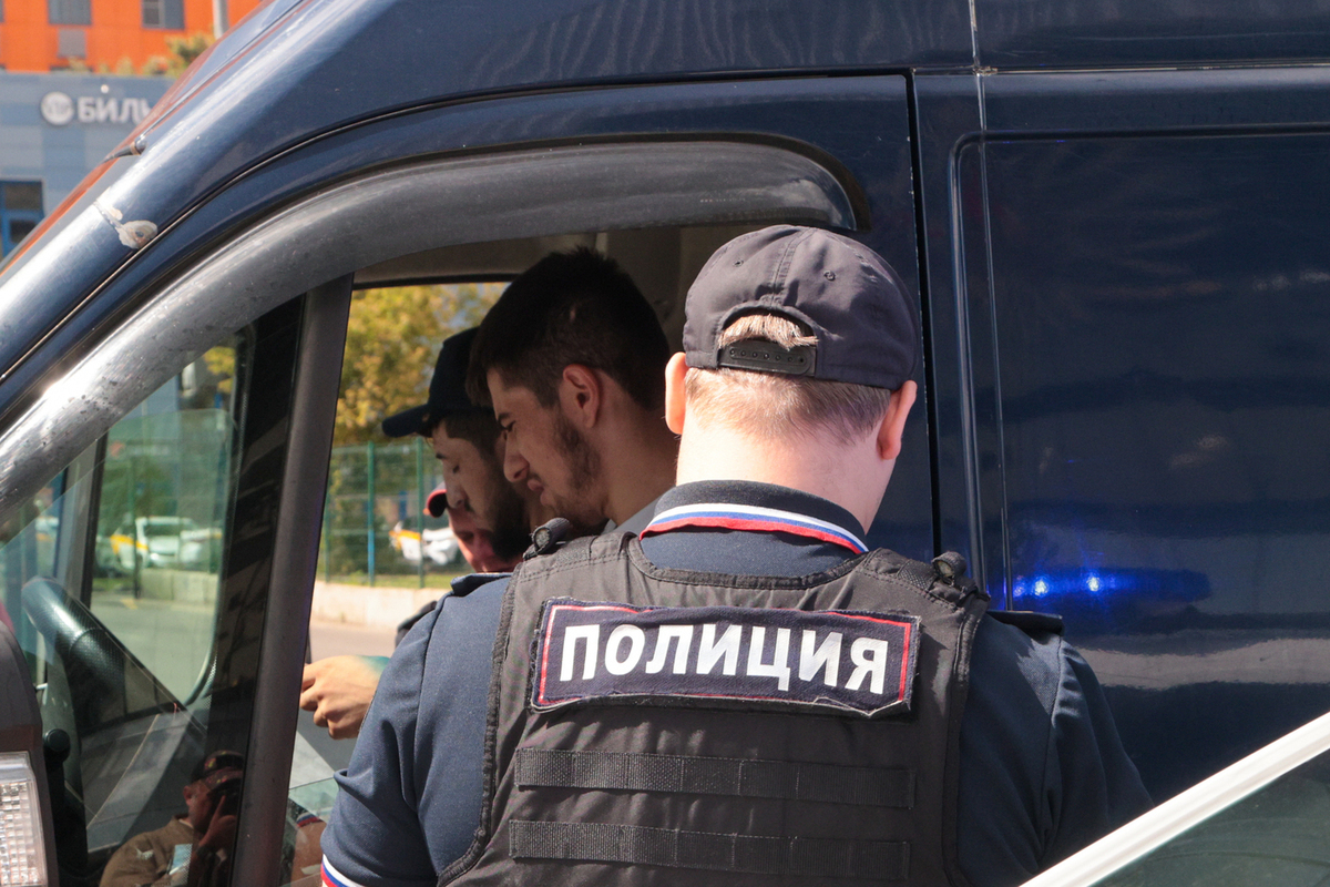 ФСБ пресекла масштабную схему фиктивной регистрации мигрантов в Приморье