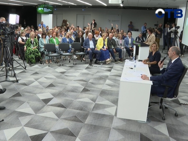 Денис Паслер оценил уборку улиц в Екатеринбурге