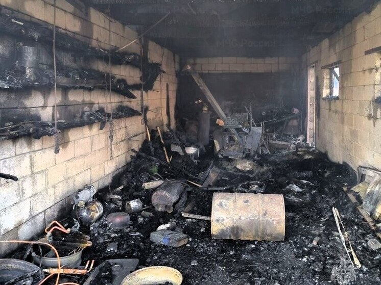 Опасная игрушка: вспышка бензина едва не стоила жизни подростку