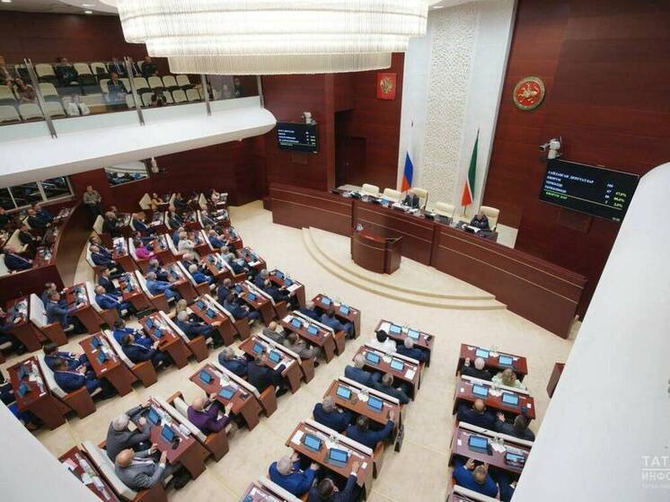 Хадиуллин рассказал о подготовке новых учебников по татарскому языку и литературе