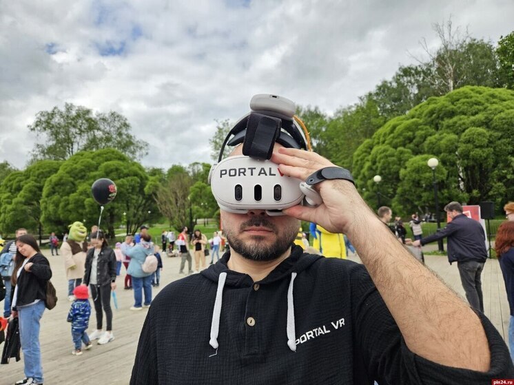 Поиграть с робособакой смогут псковичи сегодня на празднике ПЛН