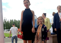 Актриса Елена Захарова воспитывает семилетнюю дочь Майю