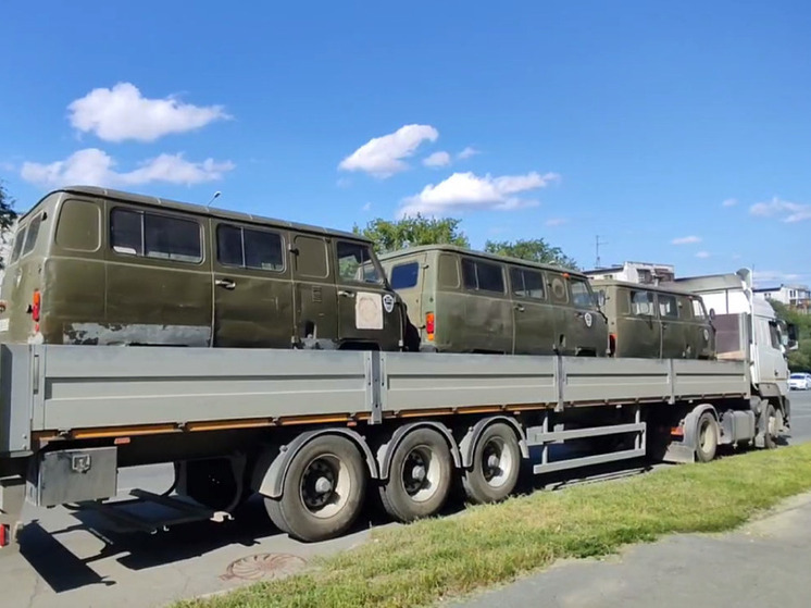 Южноуральские экологи передали на фронт колонну техники