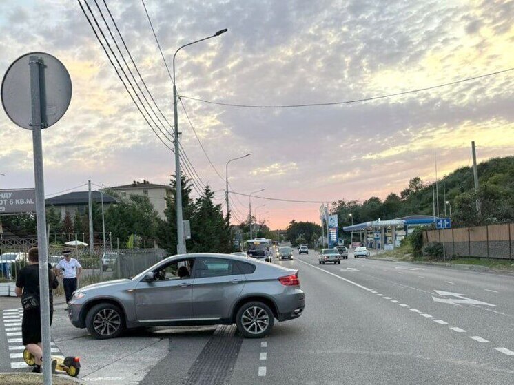 В Сириусе сотрудники Госавтоинспекции расследуют ДТП с участием электросамокатчика