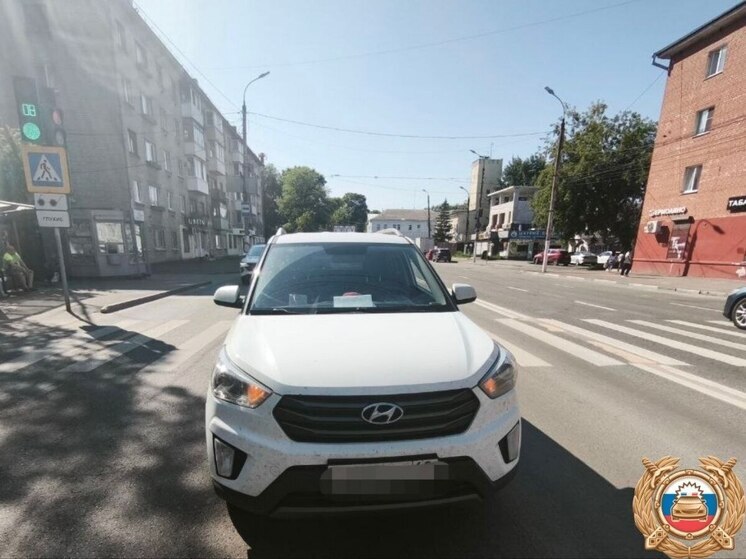 В Твери женщина по пути в больницу сбила девочку на переходе