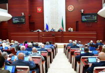 Среди основных тем заседания парламента Татарстана 17 июля стали принятые недавно на федеральном уровне государственные образовательные стандарты и новый проект закона, который касается родных языков