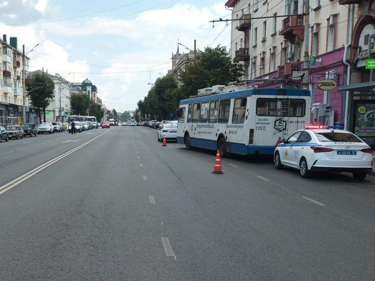 В Орле пострадала 78-летняя пассажирка троллейбуса