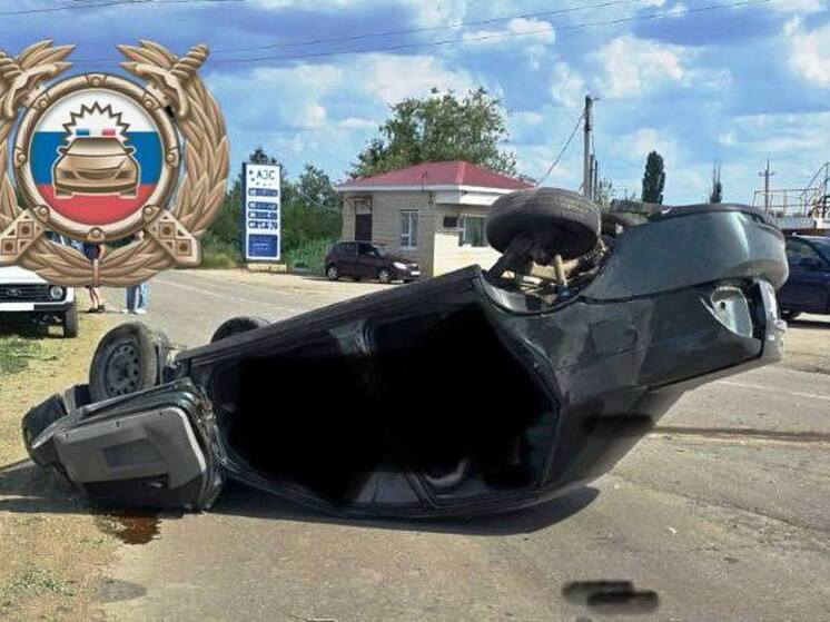 В Красном Куте перевернулась легковушка