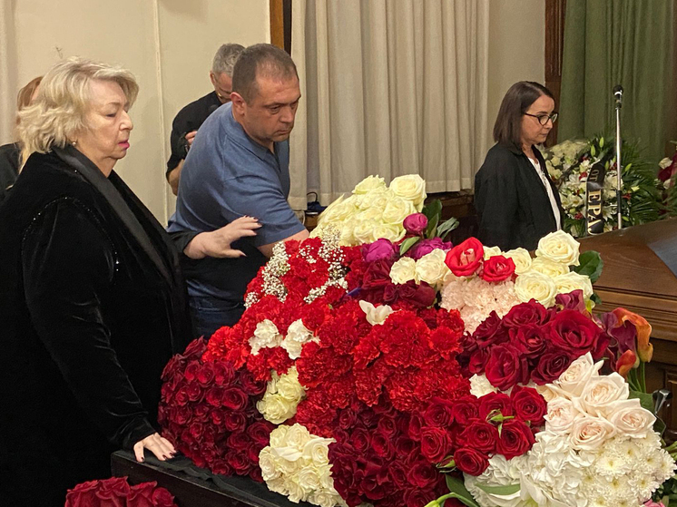 Прощание с народно любимым режиссером Александром Миттой состоялось в четверг в Центральном доме литератора