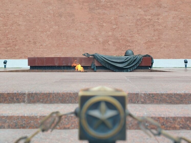 Сенатор от Бурятии поддержал ужесточение наказания за осквернение воинских памятников