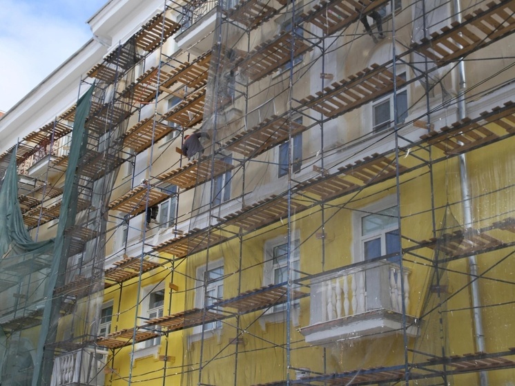 Цвета фасадов домов в центре Северодвинска вызвали обсуждение в сети