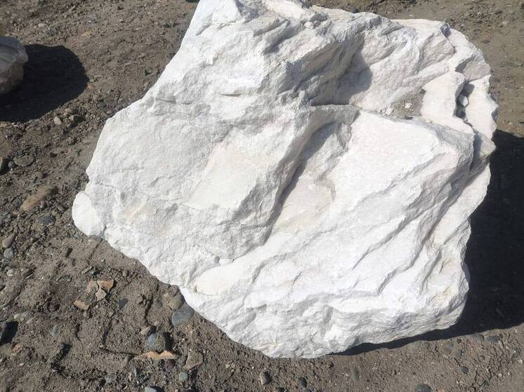  В Хакасии создают сад камней с частицами золота и загадочным петроглифом