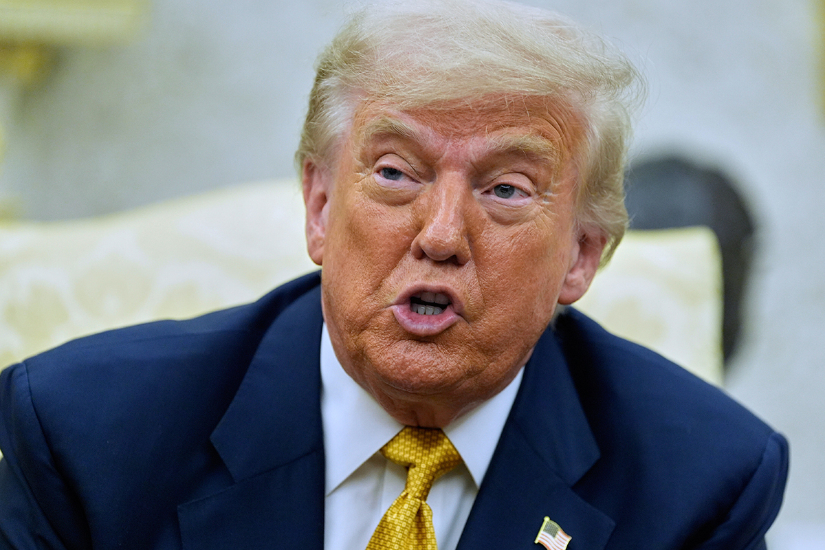 Дональд Трамп требует обнародовать стенограммы большого жюри присяжных по делу Эпштейна