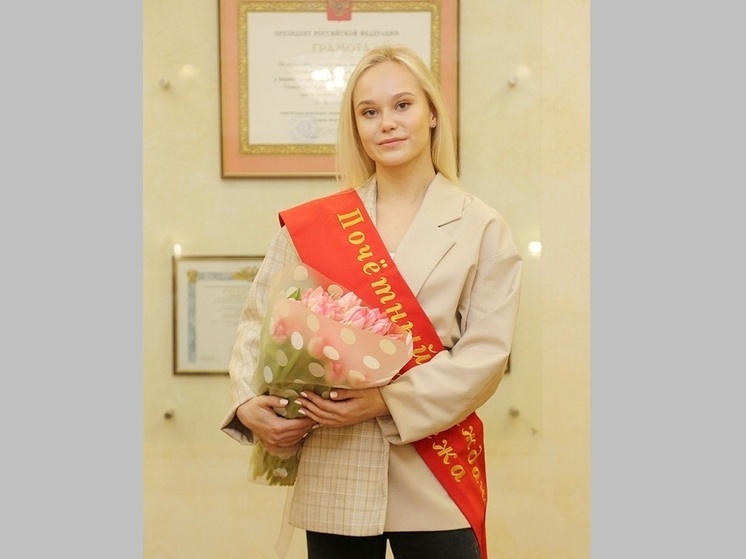 Глава Воронежской области поздравил гимнастку Ангелину Мельникову с 25-летием