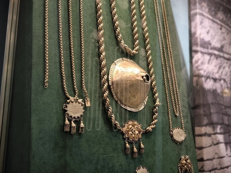 Псковский музей представил серебряные украшения сето в Светлогорске