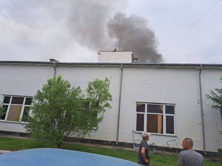 В столярной мастерской на территории Новой Каховки возник пожар