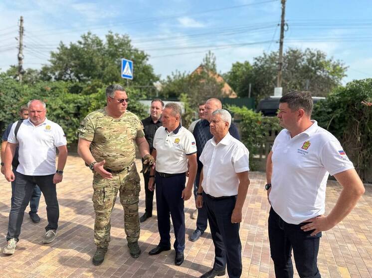 Замминистра строительства и ЖКХ РФ посетил Токмакский район