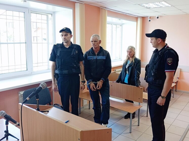 Защищал любимую. Жителю Алтайского края дали три года колонии за нападение с ножом на прохожего