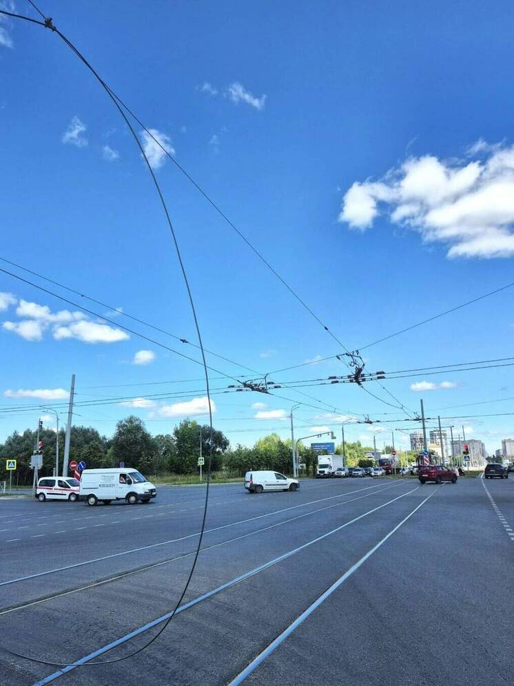 В Казани троллейбусы ряда маршрутов остановились из-за оборванного провода