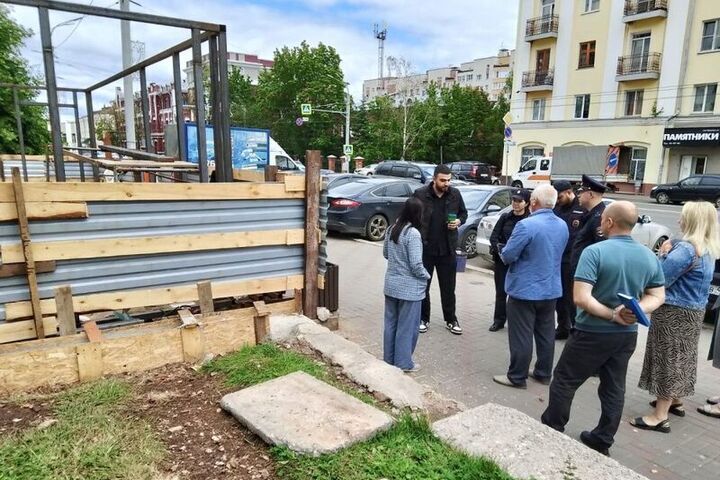 Предприниматель задумал открыть киоск в обход администрации: кировчане возмущены